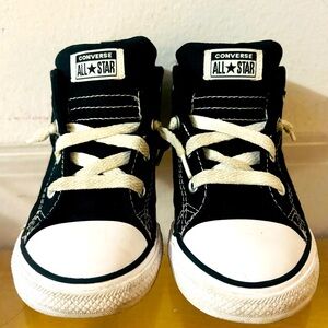 Converse all star chuck taylor black/white high tops kids sz 10